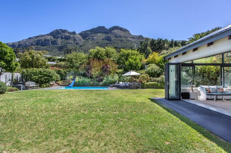 To Let 4 Bedroom Property for Rent in Tarragona Western Cape